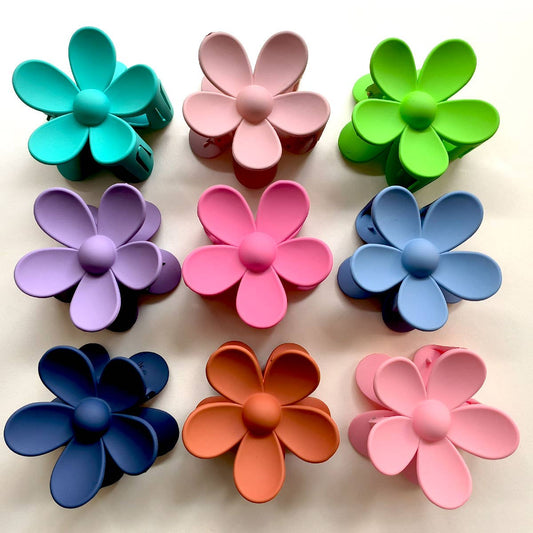 MATTE CUTE FLOWER HAIR CLAW CLIP_CWAHA0089