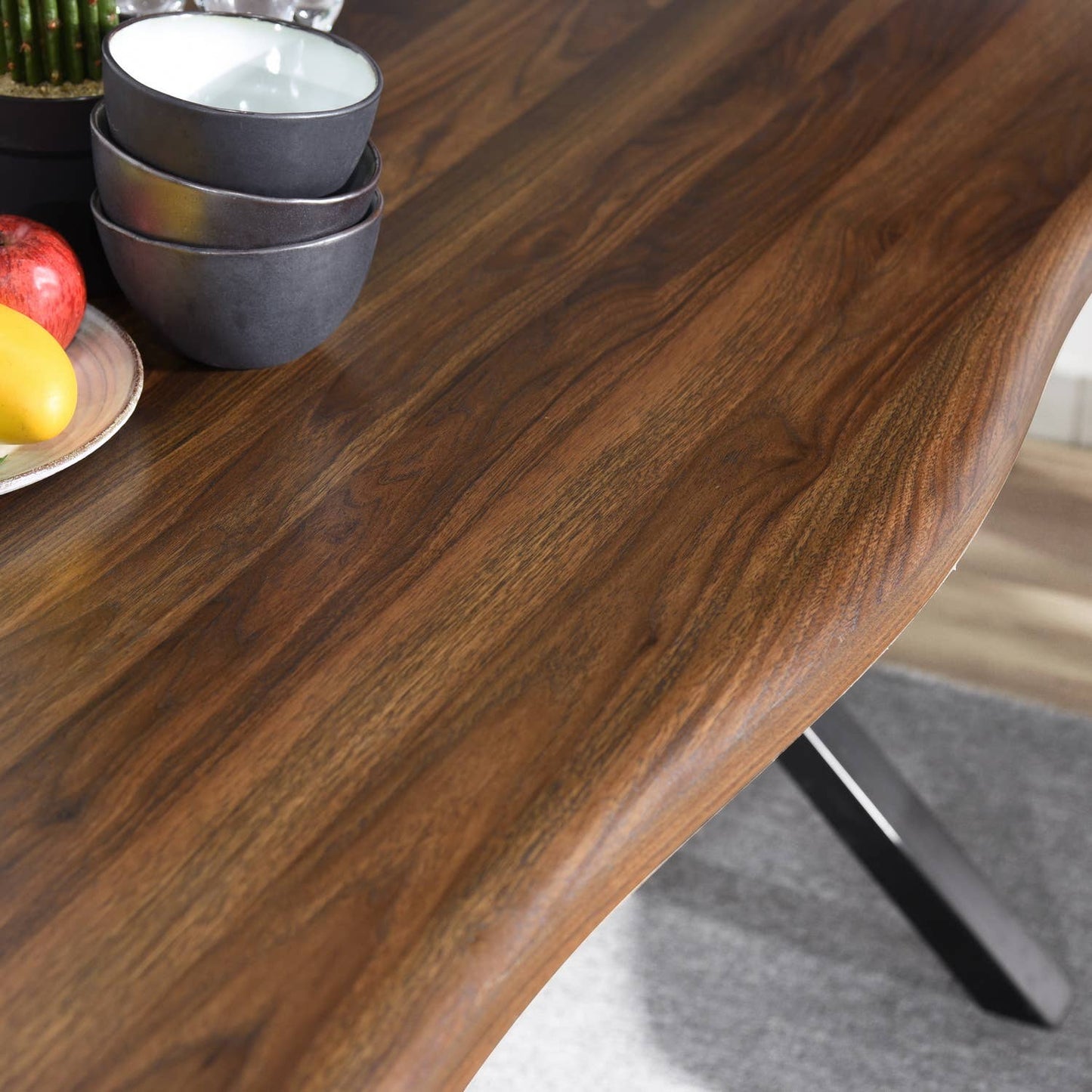 63in Dining Table with Wave-Edge for Family Christmas