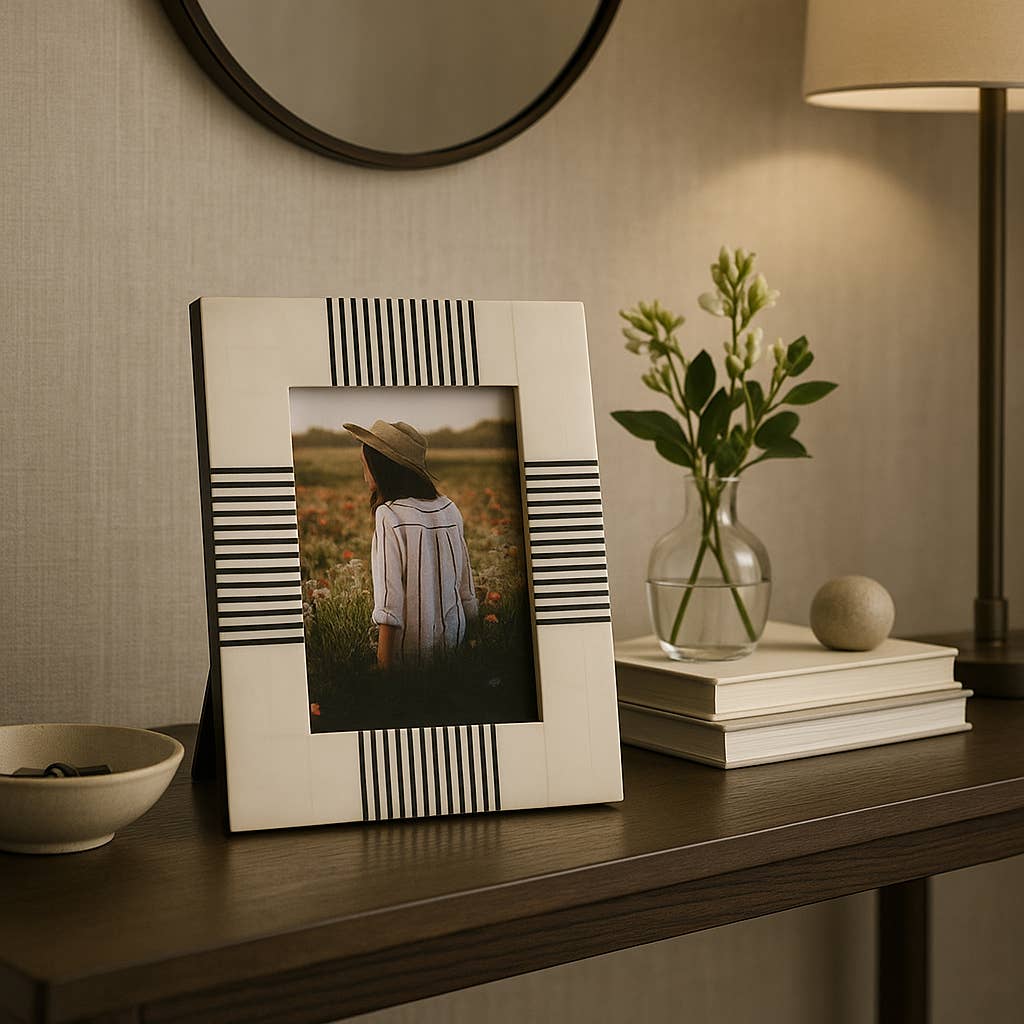 Photo Frame - Black/White Resin Abstract Geometric, 4x6 in.