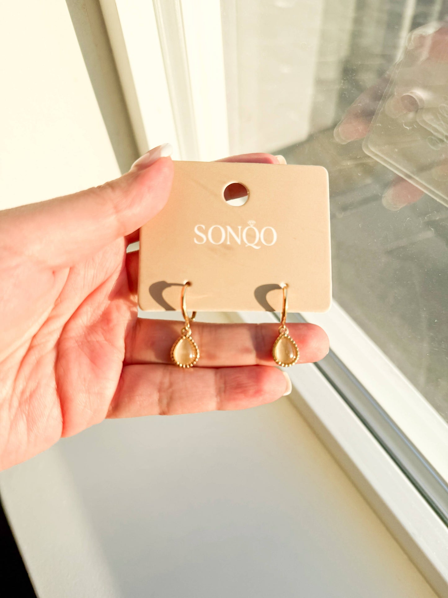 Champagne cat eye earrings