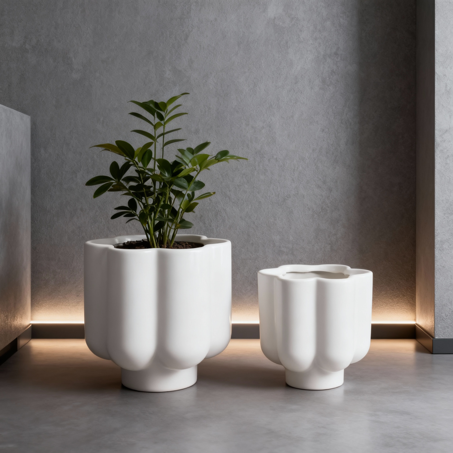 Set of 2 White Scallop Ceramic Planters