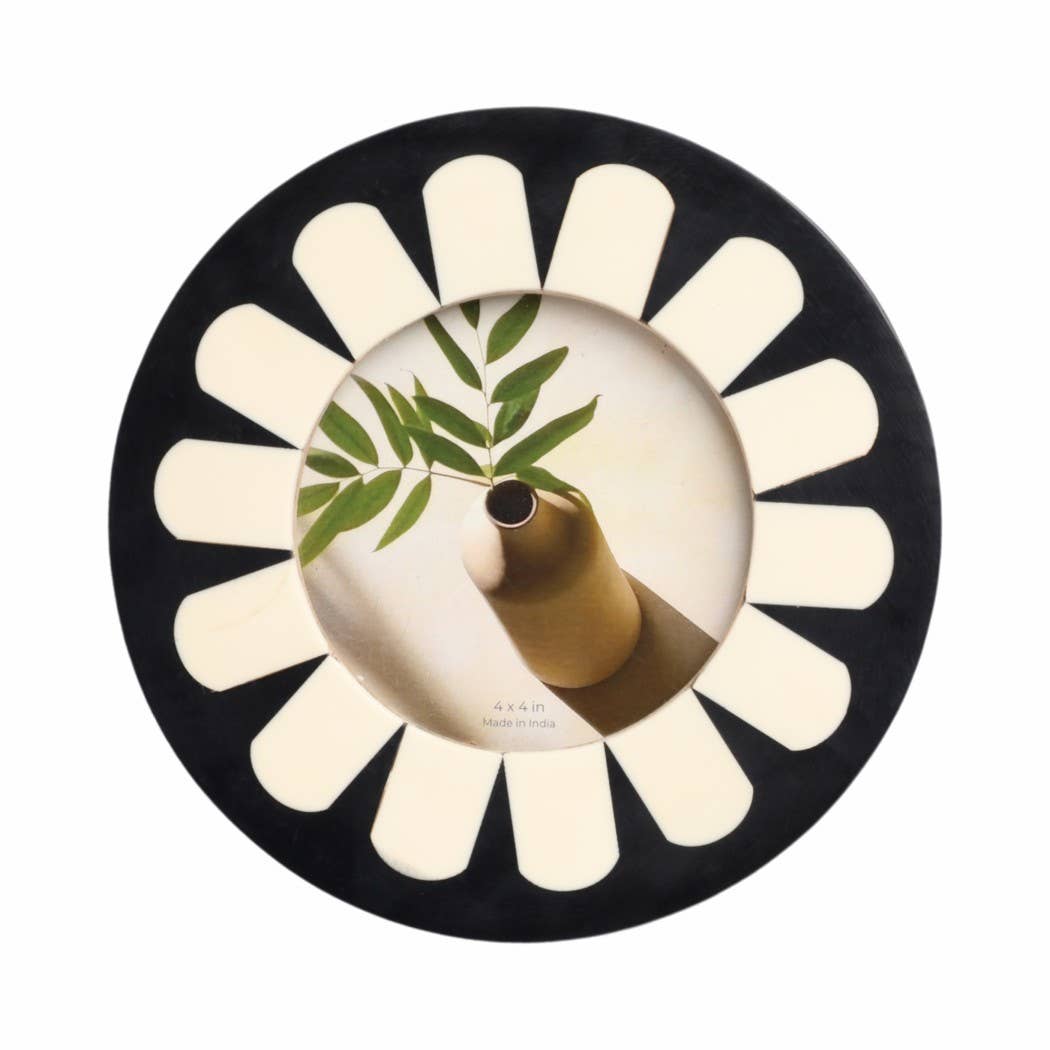 Photo Frame - Black/Ivory Resin Round Flower Design, 4x4 in.