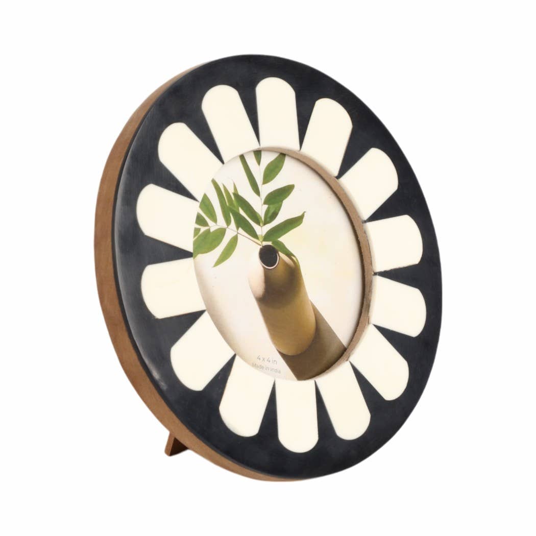 Photo Frame - Black/Ivory Resin Round Flower Design, 4x4 in.