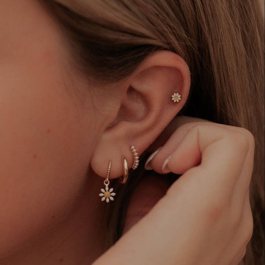 Carolina Daisy Flat Back Studs
