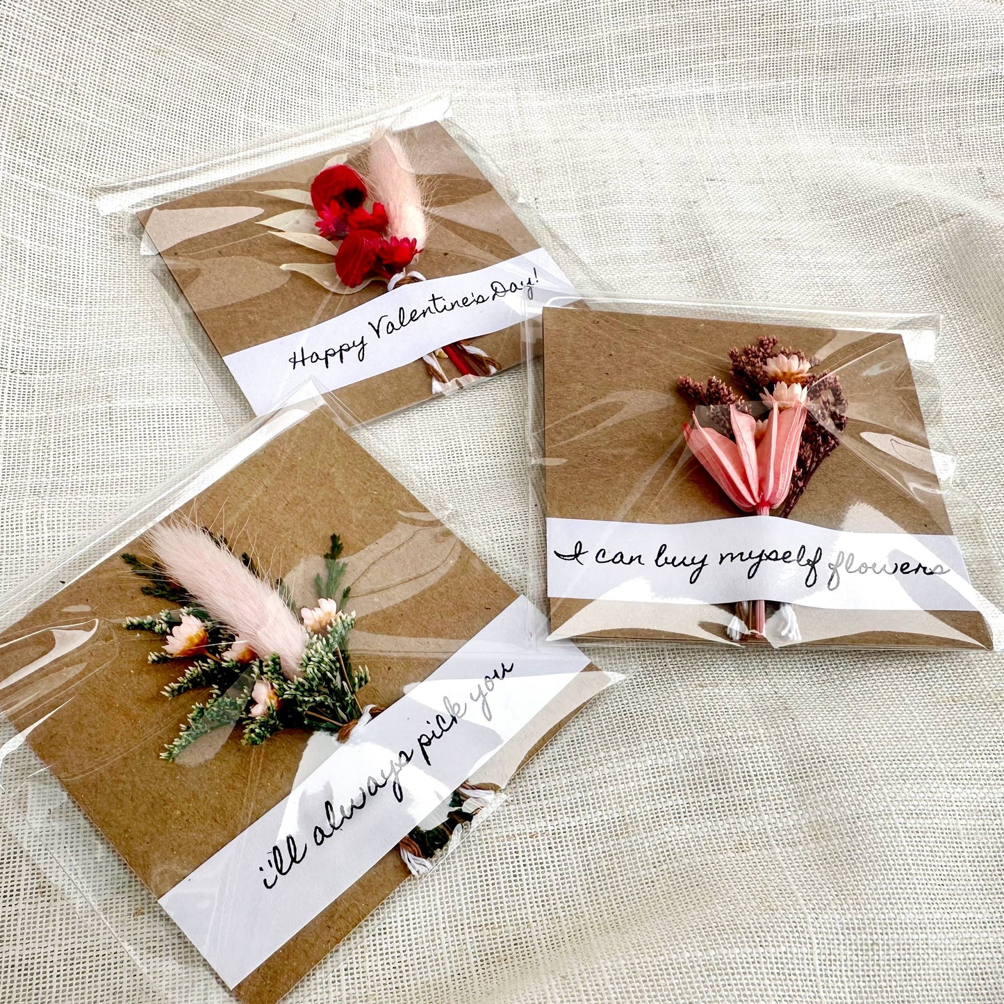 Valentine's Day Mix Mini Bouquet Cards With Dried Flowers 
