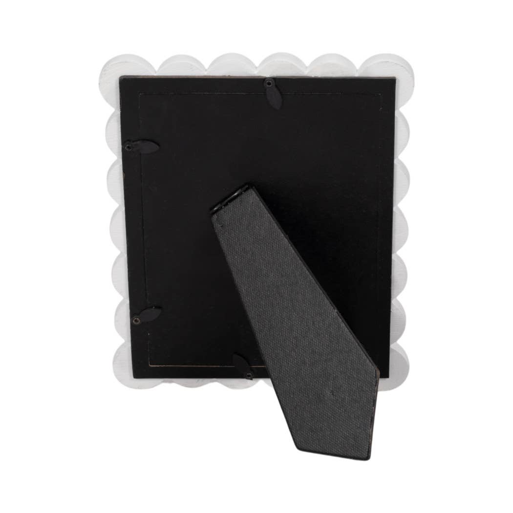Photo Frame - Resin with Decorative Scalloped Edge