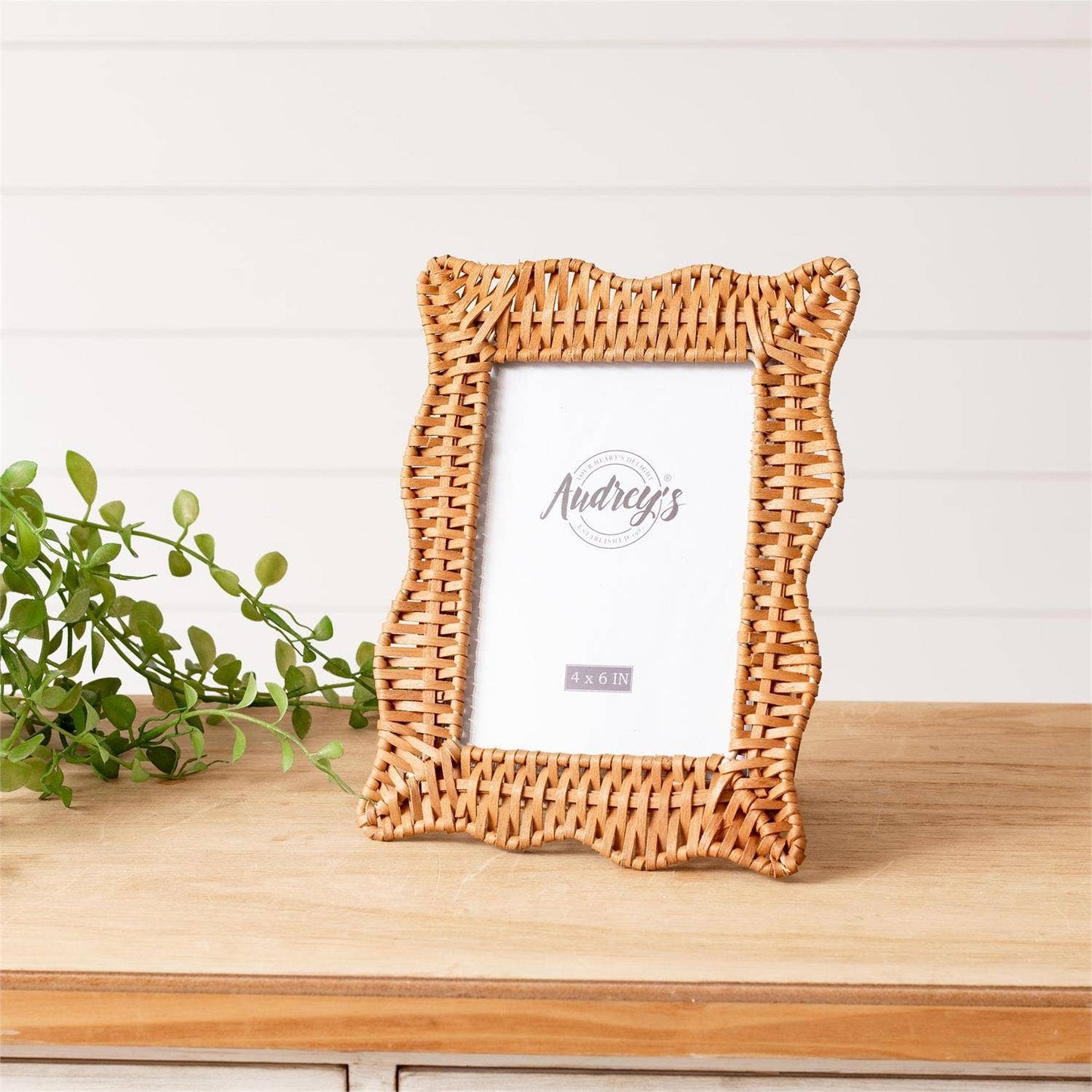 Wicker Scalloped Photo Frame, Sm (Pk/04)