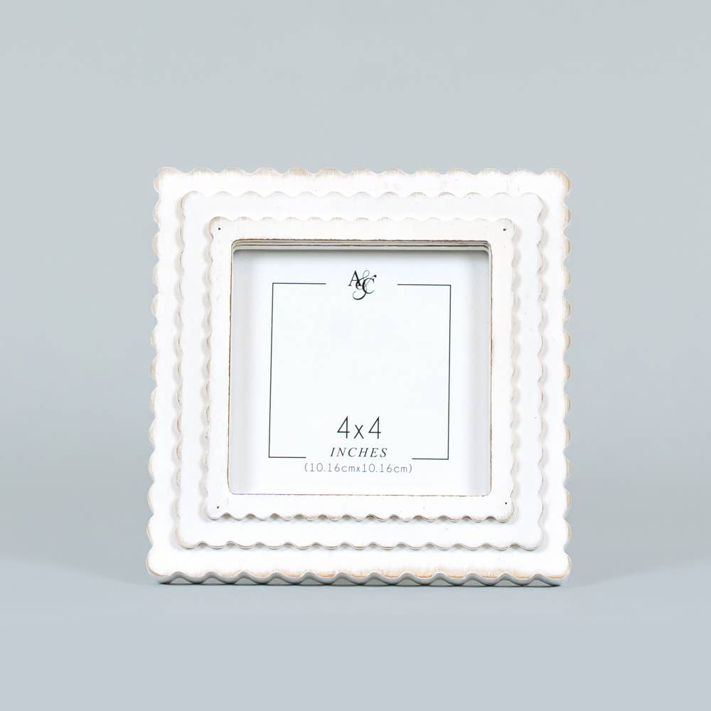 11846 - 6x6x1 wood photo frame (SCALLOP) wh (4x4) pic