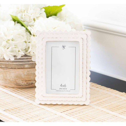 12062 - 6x8 wood scallop photo frame (4x6) white Home Decor