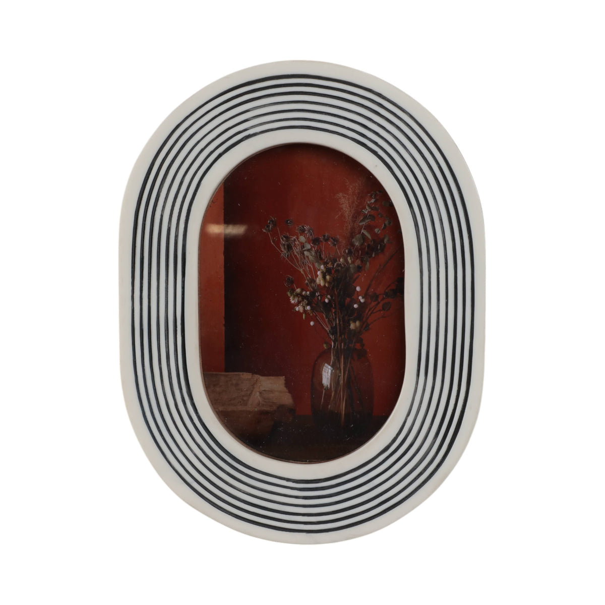 Photo Frame - White/Black Resin Etched Lines, 4x6 in.