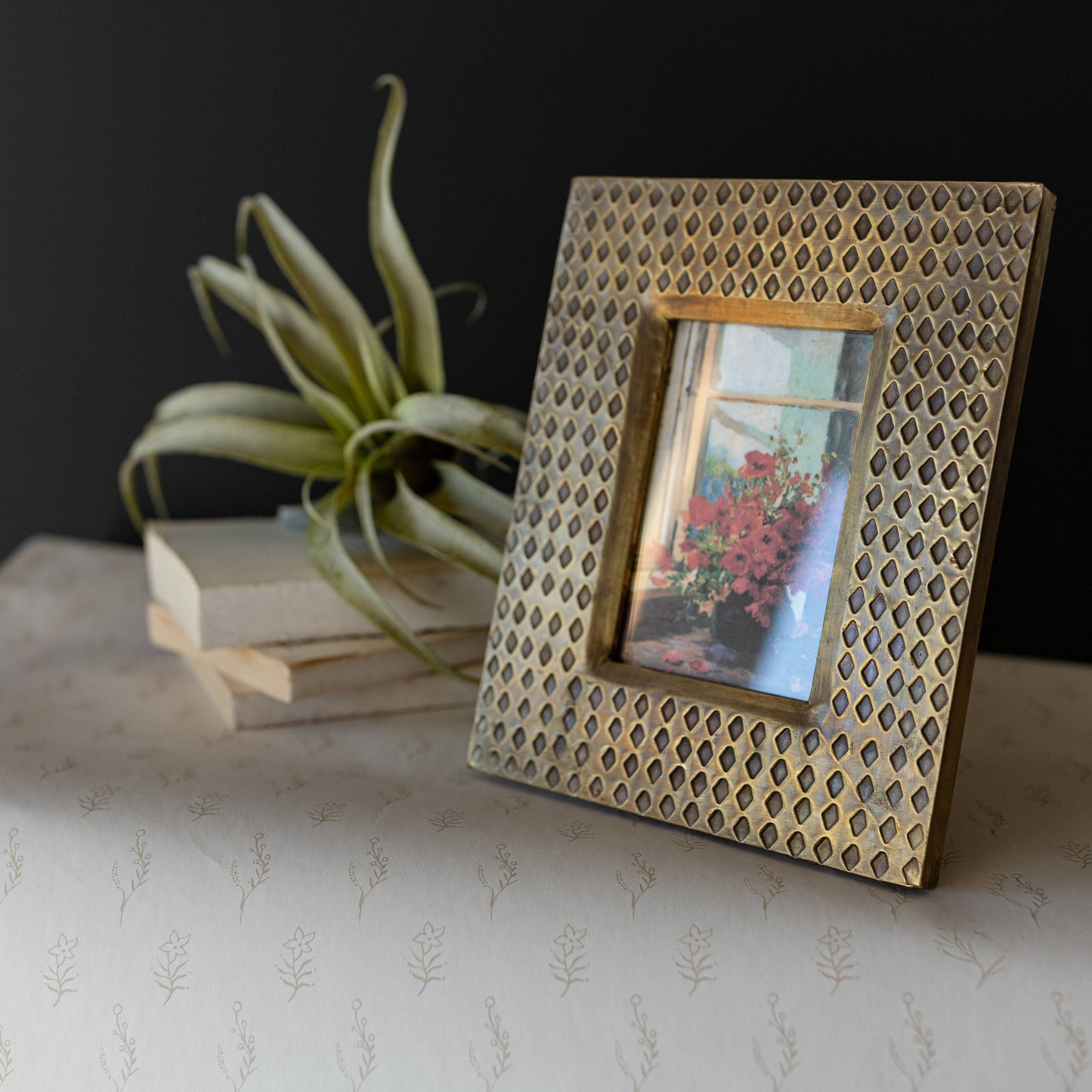 4x6 Berlin Hammered Brass Diamond Photo Frame