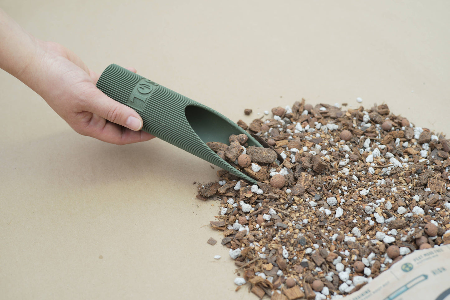 Soil (2Qt) Houseplant Chunky Mix (Aroid/Tropical Mix)