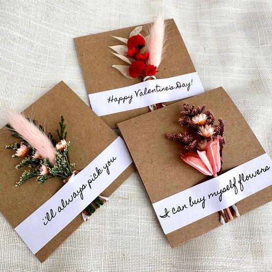 Valentine's Day Mix Mini Bouquet Cards With Dried Flowers 